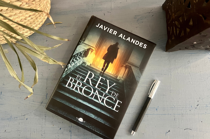 Reseña el rey de bronce